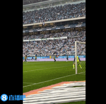 【万博足球】不满落选乌拉圭队？苏亚雷斯连场破门后晒照：尊重9号苏亚雷斯😜