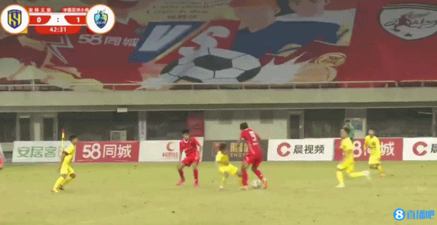 中国足球小将3-0完胜越南宋林义安，半决赛将战本菲卡！
