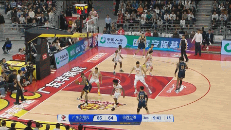 绷不住了！😂裁判再亿次响哨 古德温抱头：沃德发！哦买噶！