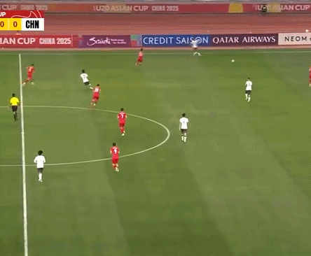 无敌视野！欣赏一下依木兰的一脚出球