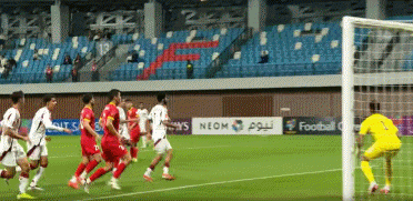 半场-十人U20吉尔吉斯斯坦0-2卡塔尔U20 贾姆希德一条龙塔哈破门