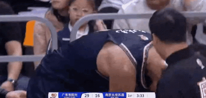 png电子网站广东首节打到29-16时 杜锋再现“五上五下”轮换