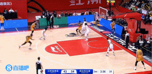 谈球吧(中国)官方网站摧枯拉朽！江苏外援古德温空切接球 起飞滑翔力劈华山单臂暴扣