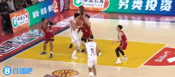 🤦‍♂️要被拉开了！凯尔断球长传助刘传兴暴扣&杜锋无奈喊停