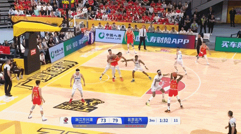 效率太低！孙铭徽干拔三分继续铁 12投2中拿5分&三分6中0