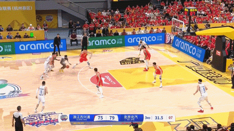 密不透风！杰曼突破上篮被卡尔顿大帽&拿篮板再投又被后者扇出界