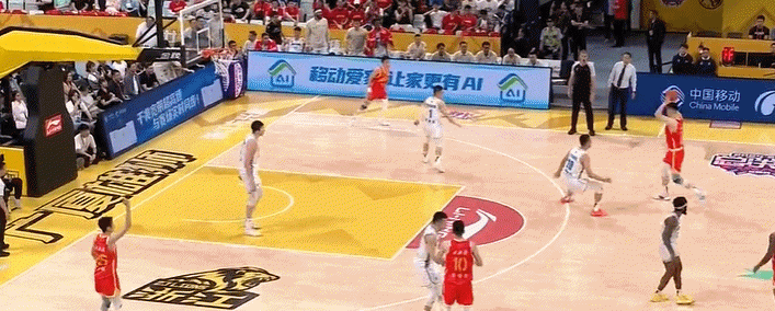 全队第四节仅得9分！广厦在末节只进了一个运动战进球！