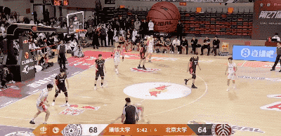 在3个月内赢得3 MVP 这是这个年轻人.吗？