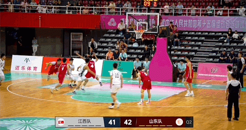 在3个月内赢得3 MVP 这是这个年轻人.吗？