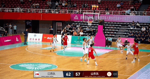在3个月内赢得3 MVP 这是这个年轻人.吗？