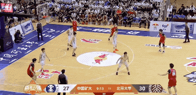 在3个月内赢得3 MVP 这是这个年轻人.吗？