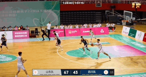 在3个月内赢得3 MVP 这是这个年轻人.吗？