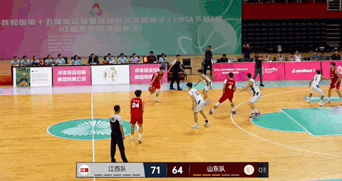 在3个月内赢得3 MVP 这是这个年轻人.吗？