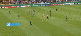 无定型射门！凯恩背对球门踢出游戏操作，180度扭身射门一气呵成