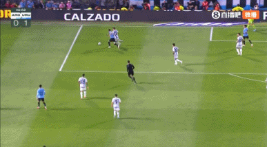 半场-阿根廷0-1乌拉圭 梅西锁喉对手阿劳霍爆射破门