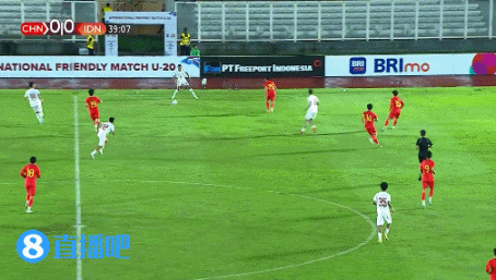 半场-U19国青暂0-0印尼 国青多次传中直接传出底线