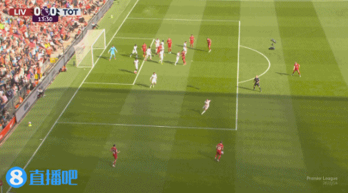 利物浦1-0领先热刺！加克波挑传助攻，萨拉赫跟上头球破门