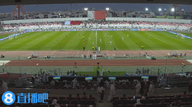 拉菲尼亞直塞，費(fèi)蘭單刀機(jī)會(huì)射門(mén)被撲