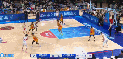 小伙子打得真不错！于米提18中9&三分8中4砍下26分3板