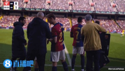 调兵遣将！落后的巴萨连换三人，德容、费兰、福特登场