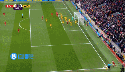 没睡醒？阿诺德开场抽射几乎抡空，之后回传送角球