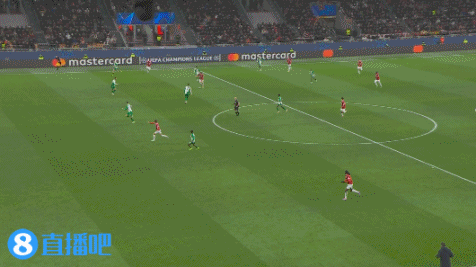 菲利克斯接长传精彩停球，但打门高出