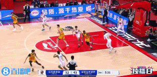 😥老将不应该啊！威姆斯想长甩犹豫出现二次运球失误