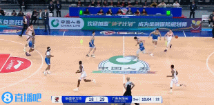 攻防建功！徐昕防守端大帽李炎哲 随后拼下前场板单打李炎哲命中