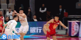 谈球吧无解表现！马凯尔-约翰逊半场9中7砍下18分3板4助4断 前7投全中