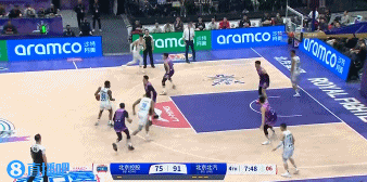 杀疯了！翟晓川三分2连击帮助球队保持领先 个人6投全中砍15分