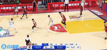 超稳火力点！陈盈骏连续中投命中 率队牢牢占据场上主动
