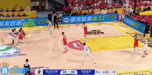 一锤定音！陈盈骏压哨三分一箭穿心 率队将优势扩大到17分