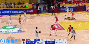 机警！孙铭徽精准预判 身后抢断周琦直接推反击取分