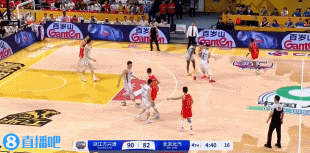 外线开炮！小巴里-布朗三分穿针 将分差拉开到两位数打停北京