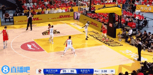北京祭出砍人战术&吴骁单手罚球2中1 但范子铭抢板出界&广厦球权