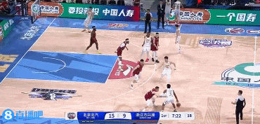 独一档的存在！巴里-布朗27中16轰下44分5板7助3断1帽