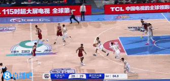 独一档的存在！巴里-布朗27中16轰下44分5板7助3断1帽