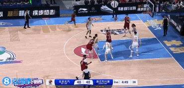 独一档的存在！巴里-布朗27中16轰下44分5板7助3断1帽