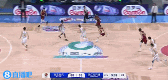 丝毫不手软！雷蒙45度角+底角各命中追身三分！北京重新反超7分！