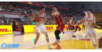 广东男篮胡明轩被驱逐引发争议